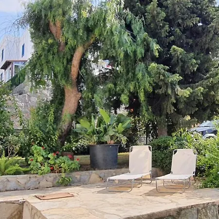 بيت للعطل With Garden And Sea View In Gundogan - *