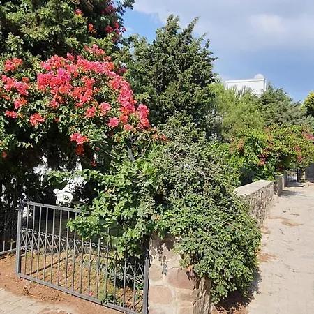 With Garden And Sea View In Gundogan -